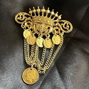 ART (Arthur Pepper) Signed Vintage Gold Tone Crown, Chains & Coins Unique Brooch